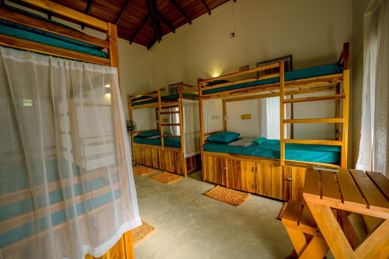 אונה ואטונה Sixth Sense Hostel מראה חיצוני תמונה