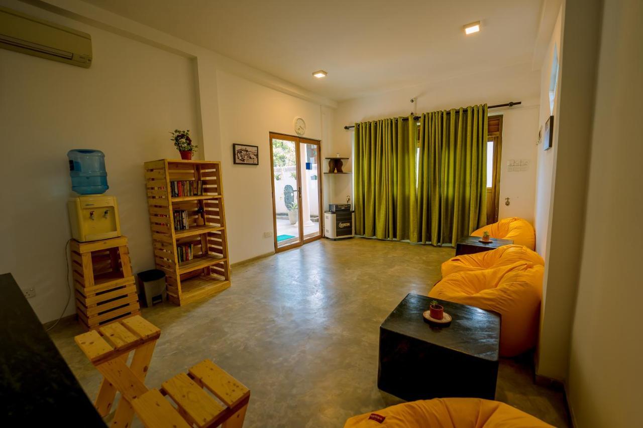 אונה ואטונה Sixth Sense Hostel מראה חיצוני תמונה