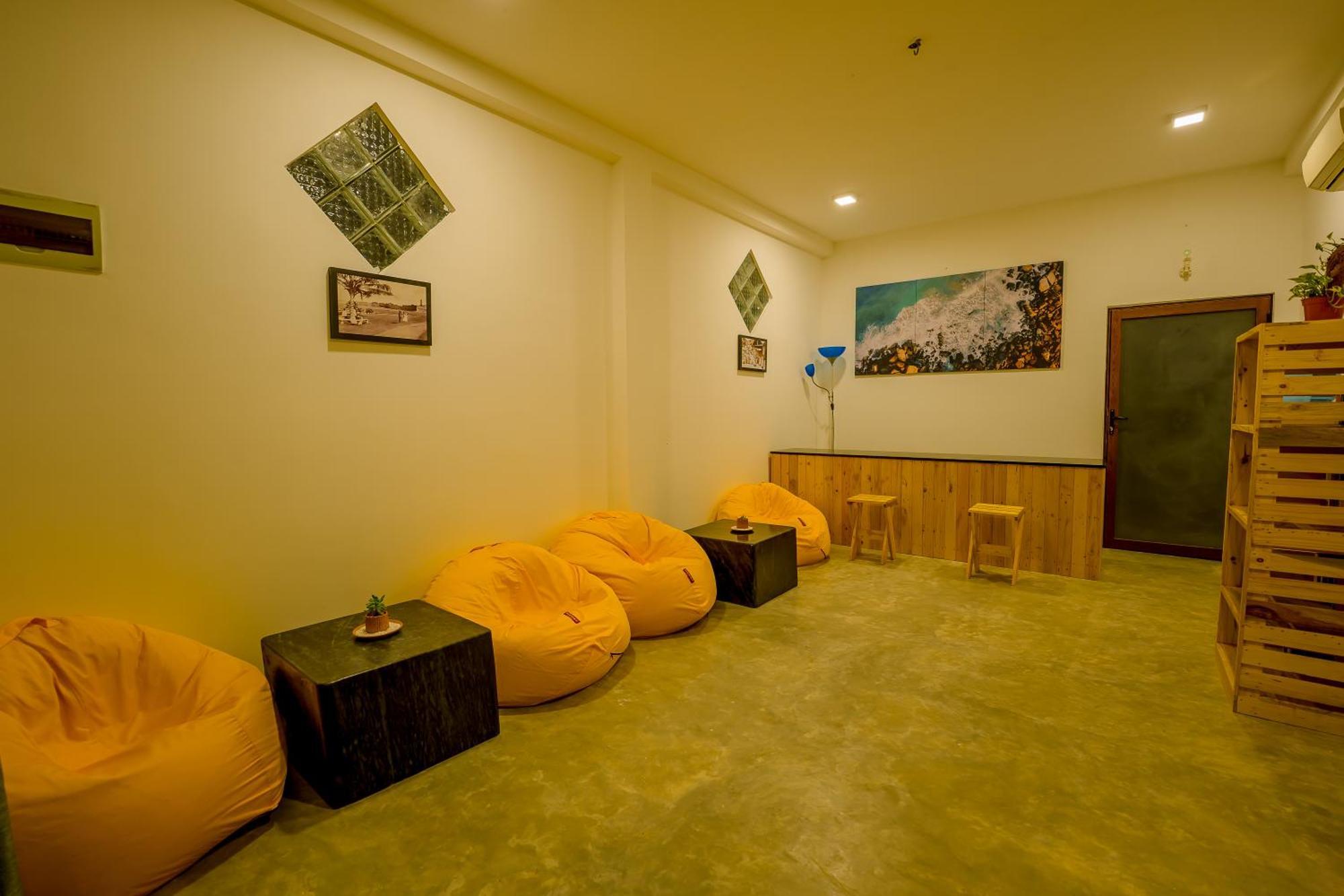 אונה ואטונה Sixth Sense Hostel מראה חיצוני תמונה
