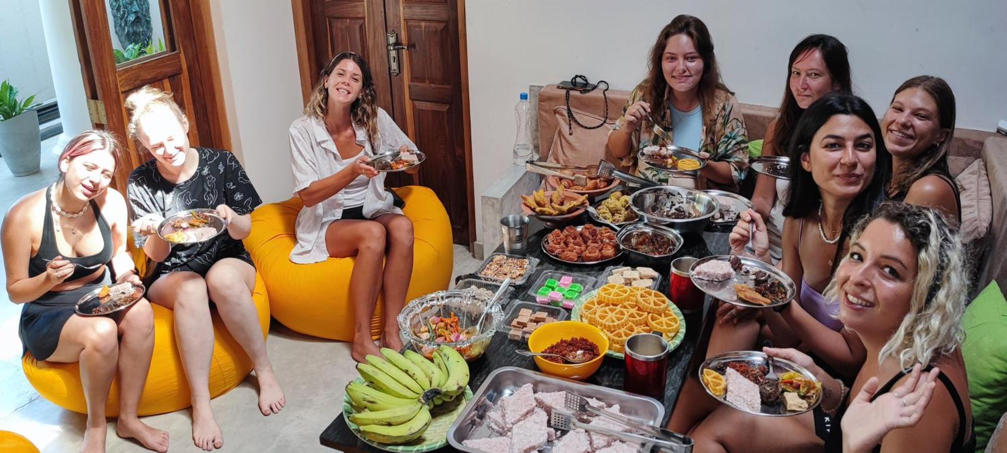 אונה ואטונה Sixth Sense Hostel מראה חיצוני תמונה